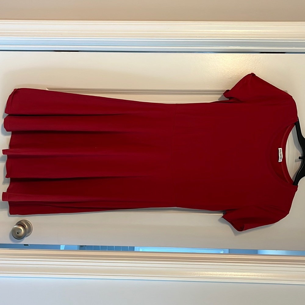 Short sleeve, fit and flare, knee length, red dress